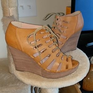 Camel color,  tie up wedge shoes